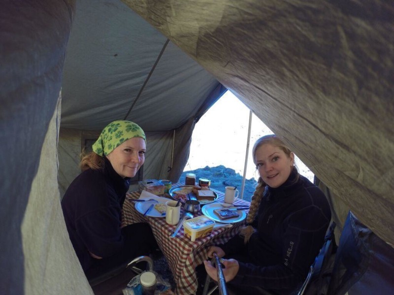 Macheme Camp p&aring; Kilimanjaro d&auml;r Eva och Josefine sov sin f&ouml;rsta natt.