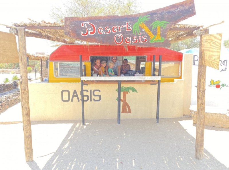 En food truck mitt i vildmarken i Namibia.