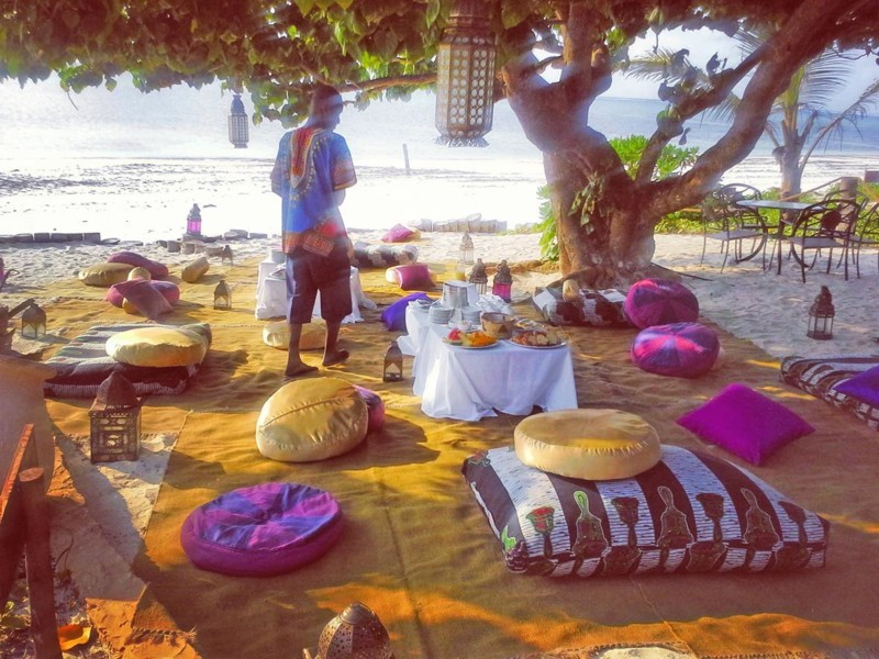Middag p&aring; stranden i Zanzibar
