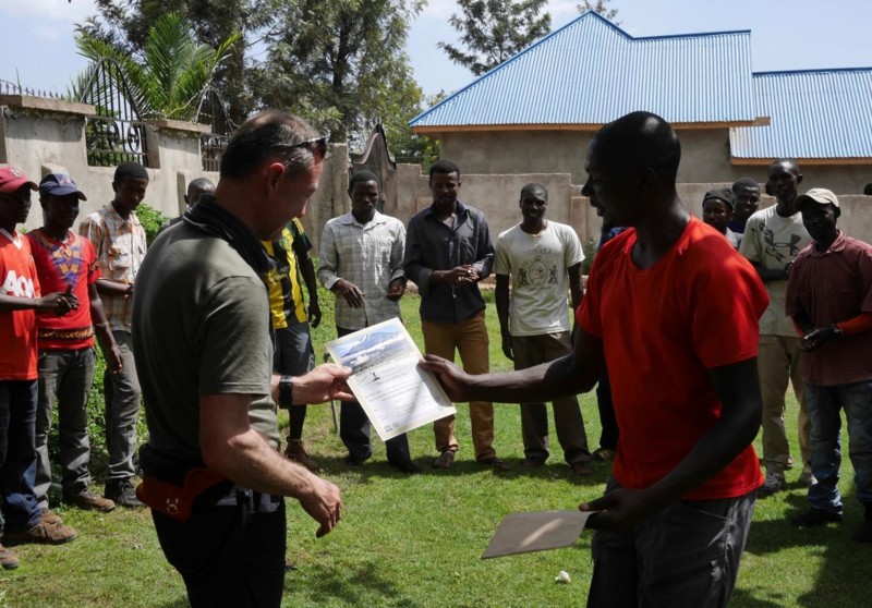 Diplom efter vi har bestigit Kilimanjaro