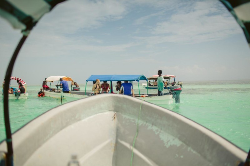 B&aring;ttur i indiska oceanen vid Zanzibars kust